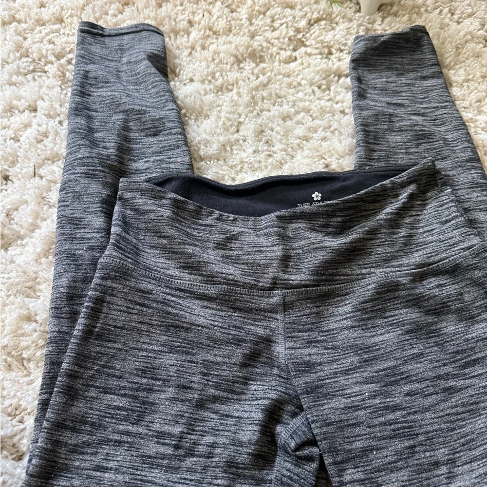 Tuff Athletics Gray Leggings with Textured Fabric and Ankle-Length Fit